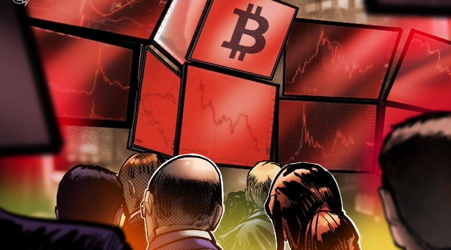 Bitcoin Rebound Runs Dry as $66K Dip Diverges From Stocks